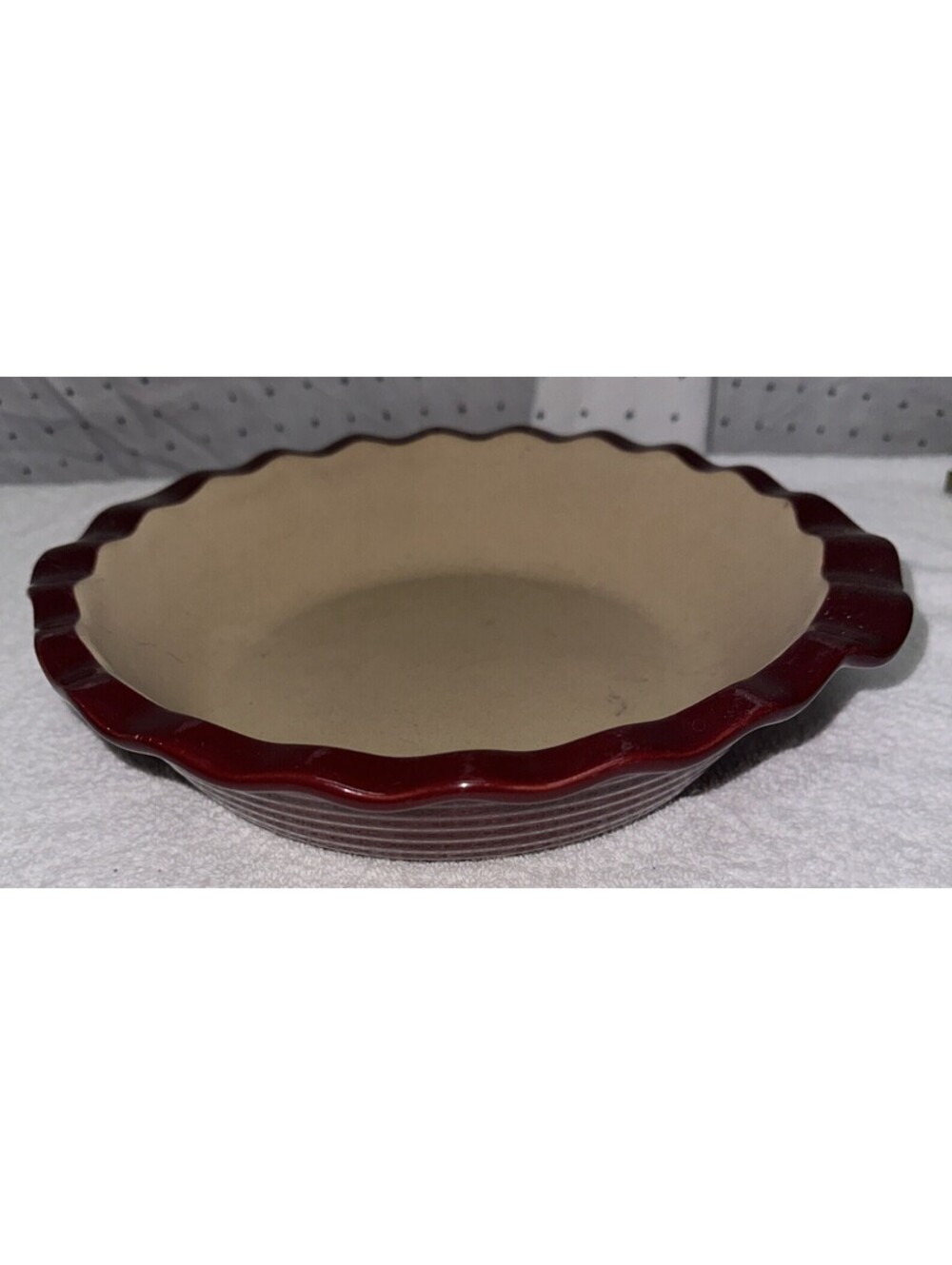 The Pampered Chef Family Heritage Deep Dish Pie Plate CRANBERRY Scalloped Edge
